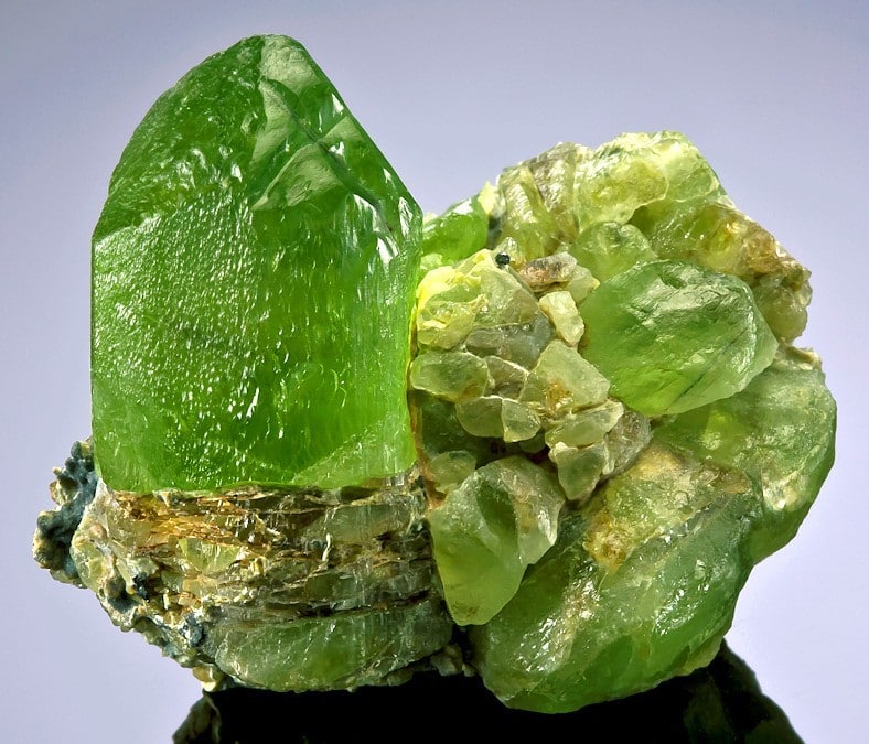 Peridot Taşı Özellikleri ve Faydaları